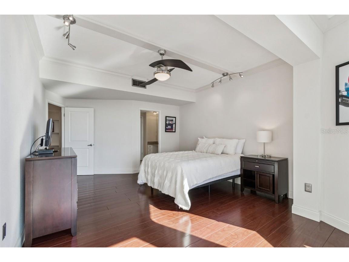 1 Beach Drive SE #2008 Saint Petersburg FL 33701 TB8453975 image34