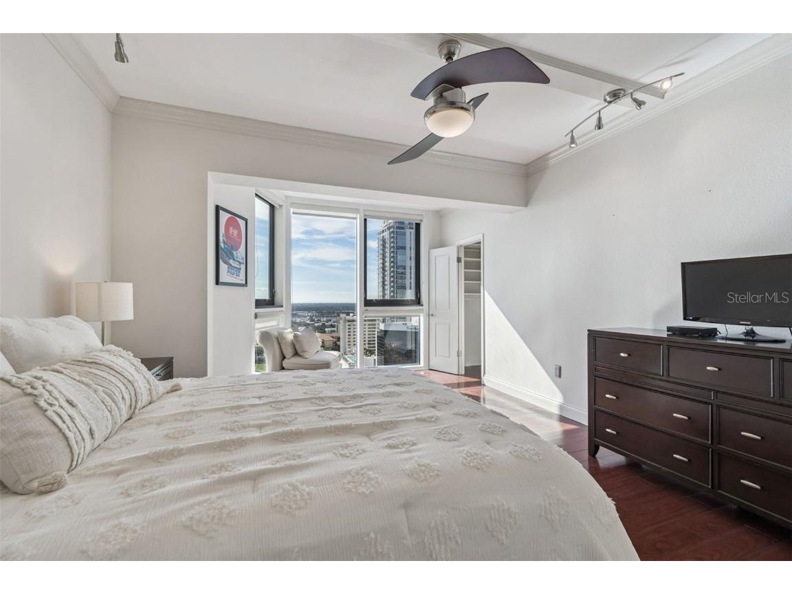 1 Beach Drive SE #2008 Saint Petersburg FL 33701 TB8453975 image35