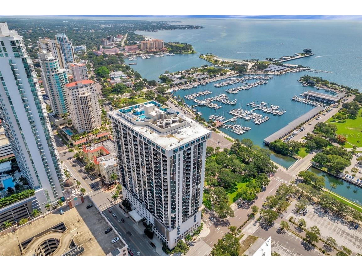 1 Beach Drive SE #2203 Saint Petersburg FL 33701 U8218225 image1