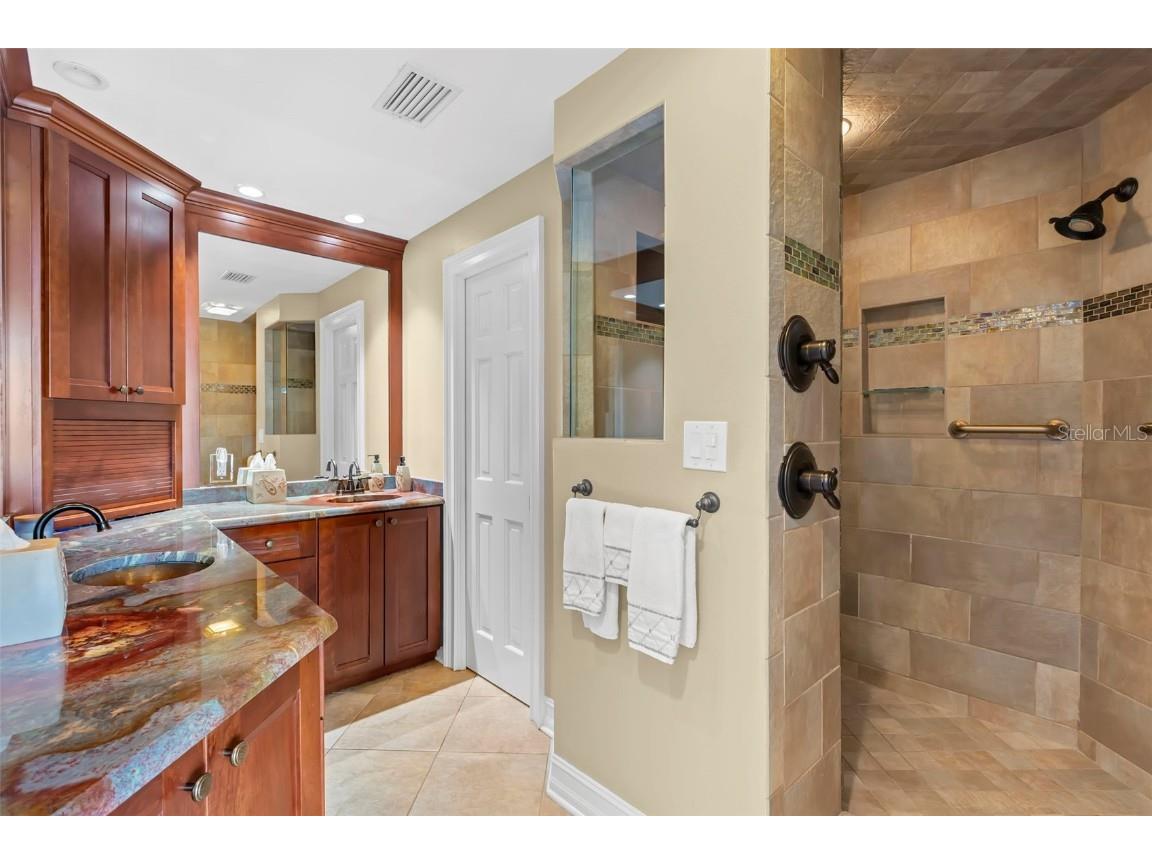 1 Beach Drive SE #2206 Saint Petersburg FL 33701 TB8429717 image32