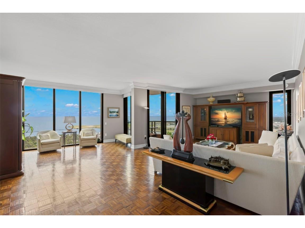 1 Beach Drive SE #2206 Saint Petersburg FL 33701 TB8429717 image4