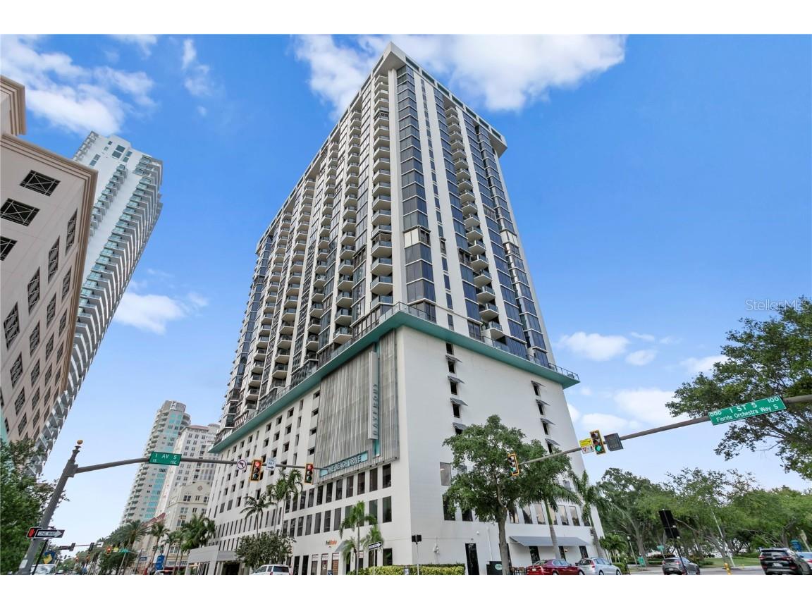 1 Beach Drive SE #2302 Saint Petersburg FL 33701 U8195469 image1