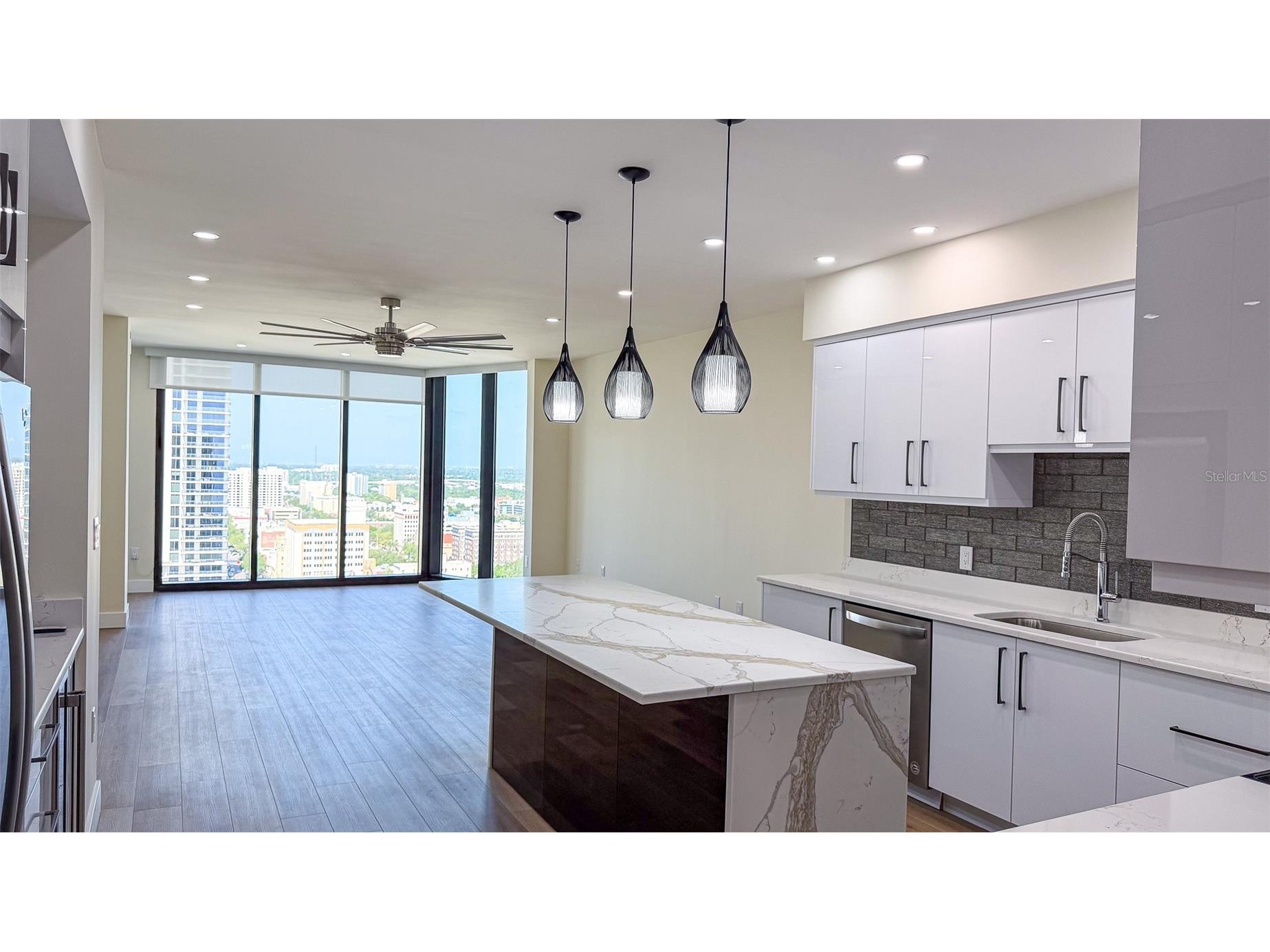 1 Beach Drive SE #2512 Saint Petersburg FL 33701 TB8501203 image3