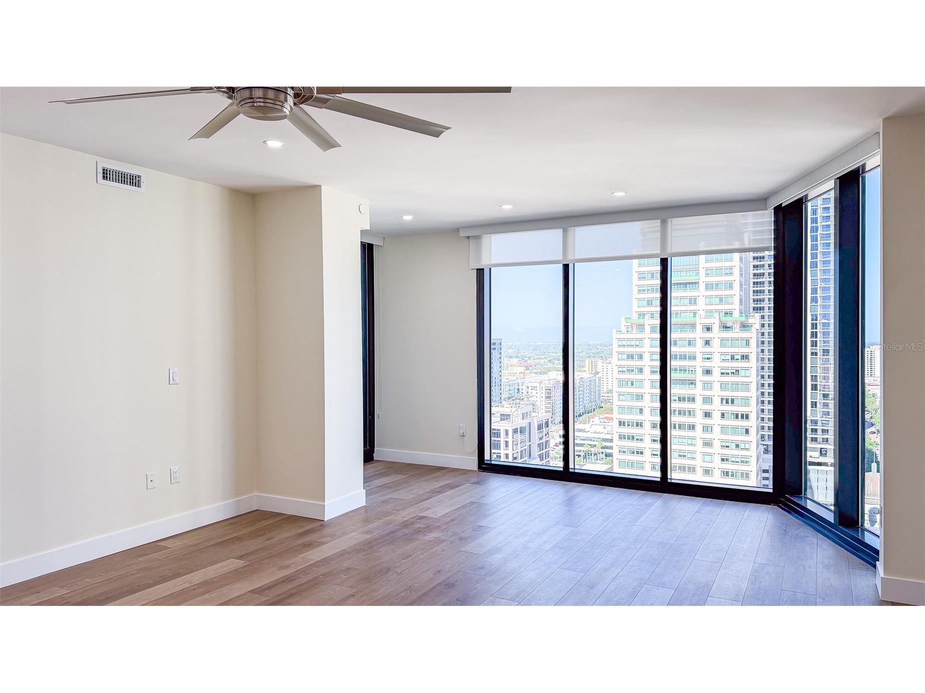 1 Beach Drive SE #2512 Saint Petersburg FL 33701 TB8501203 image4