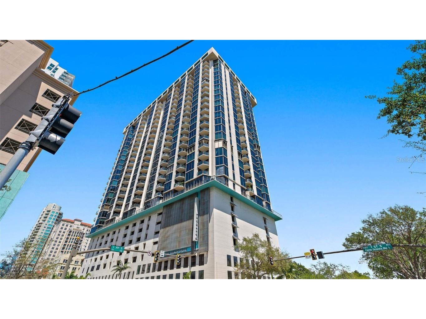 1 Beach Drive SE #807 Saint Petersburg FL 33701 U8199775 image1