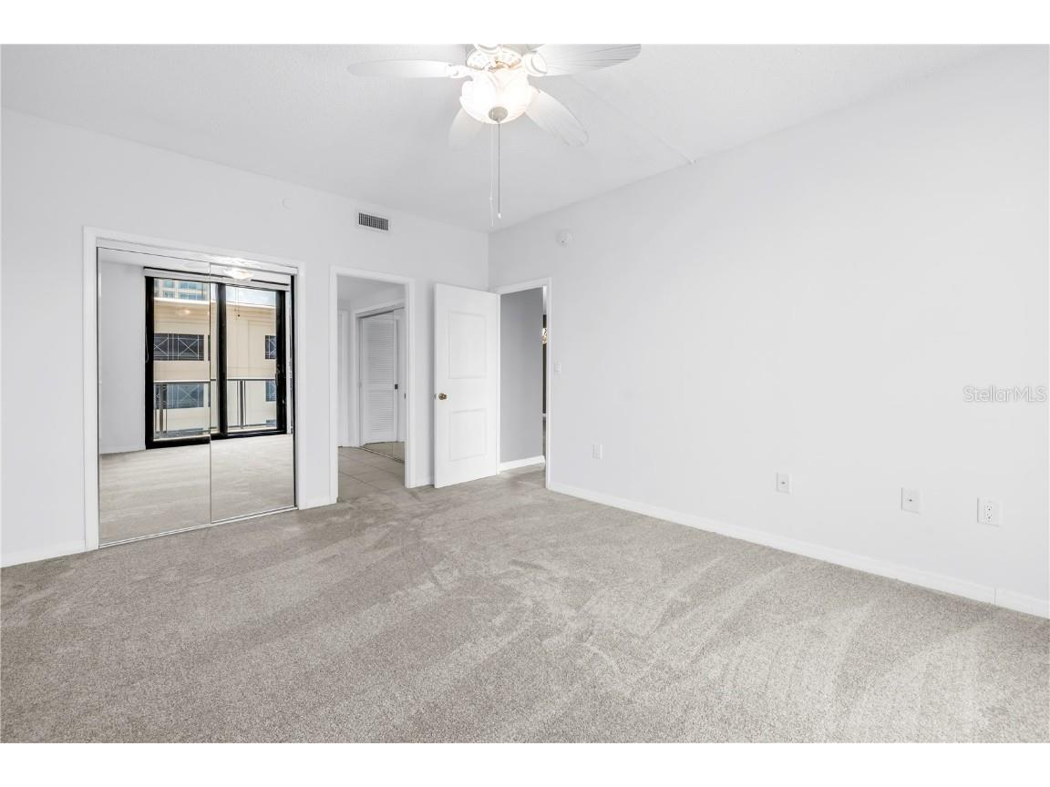 1 Beach Drive SE #810 Saint Petersburg FL 33701 TB8418213 image22