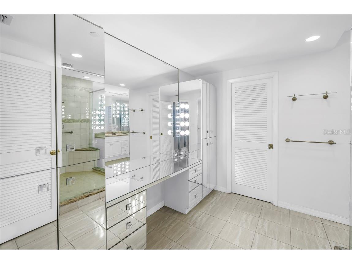 1 Beach Drive SE #810 Saint Petersburg FL 33701 TB8418213 image27