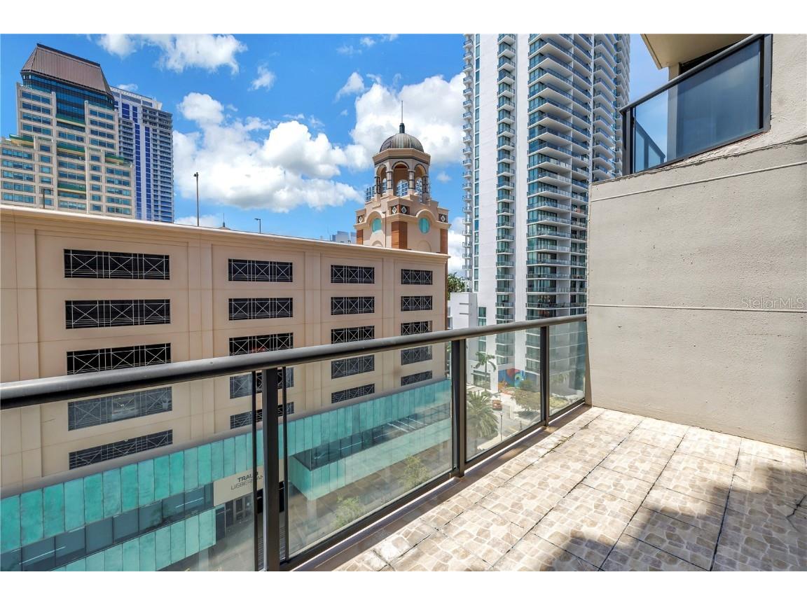 1 Beach Drive SE #810 Saint Petersburg FL 33701 TB8418213 image34