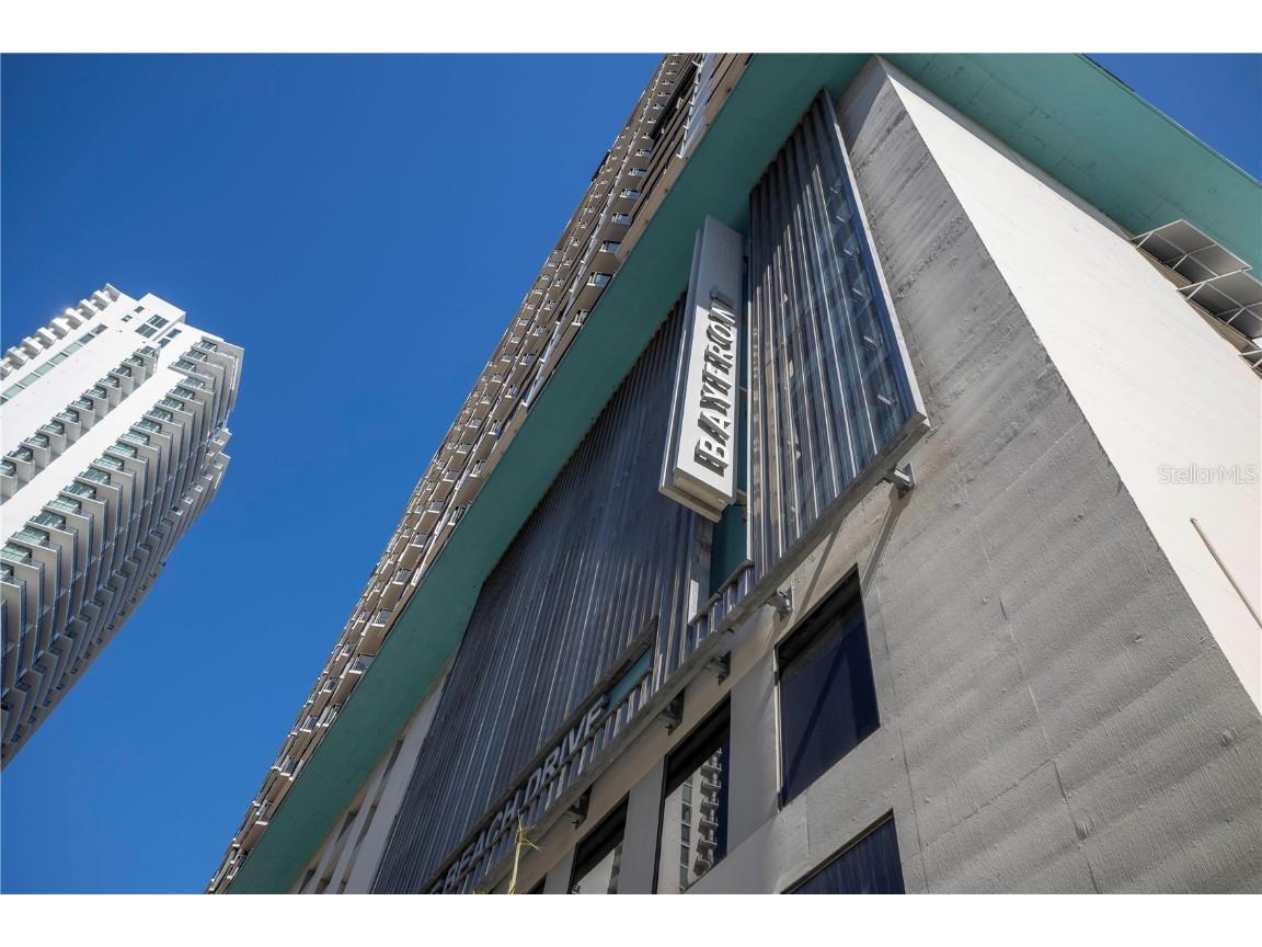 1 Beach Drive SE #810 Saint Petersburg FL 33701 TB8418213 image49