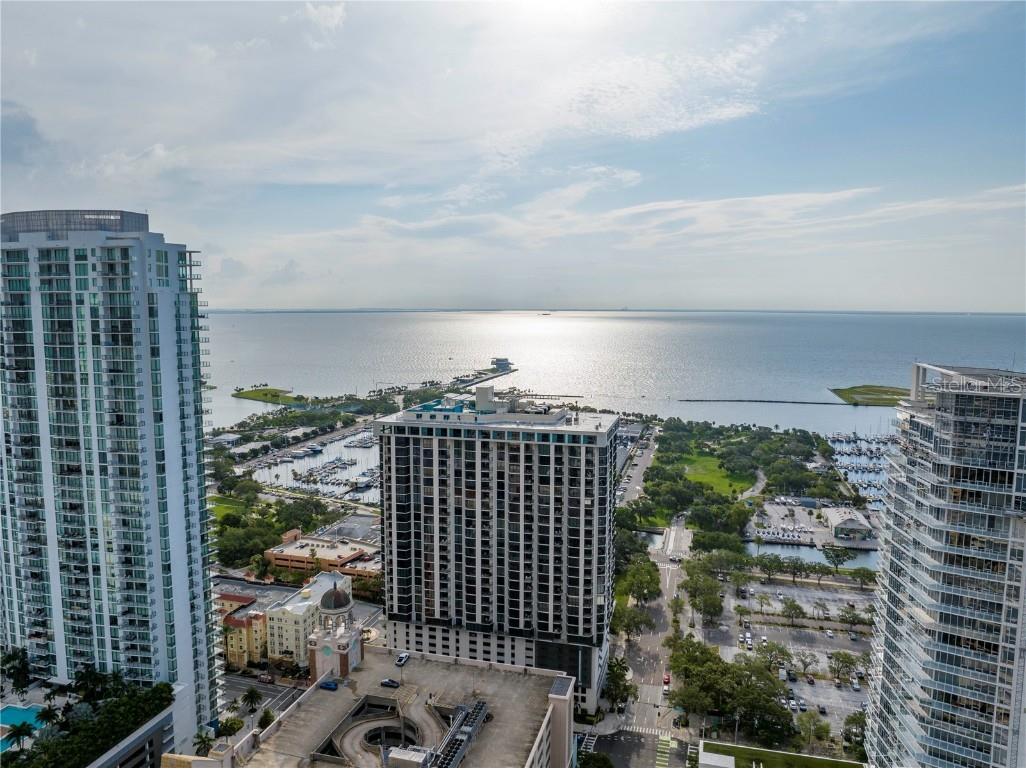 1 Beach Drive SE #810 Saint Petersburg FL 33701 TB8418213 image51