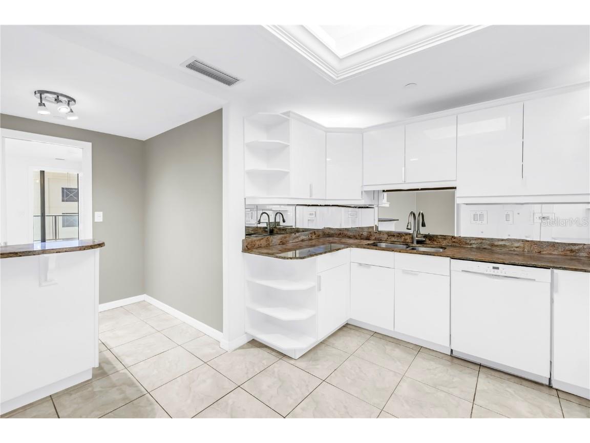 1 Beach Drive SE #810 Saint Petersburg FL 33701 TB8418213 image7