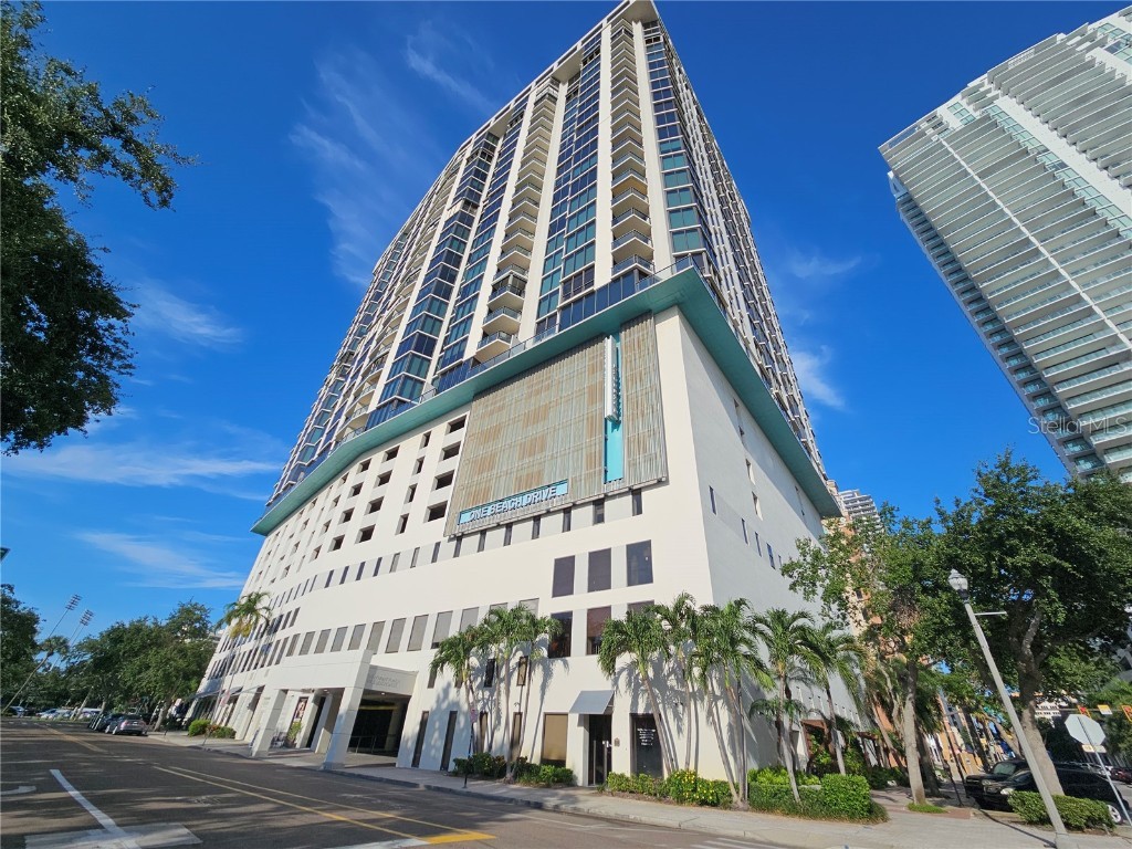 1 Beach Drive SE #911 Saint Petersburg FL 33701 TB8416912 image1