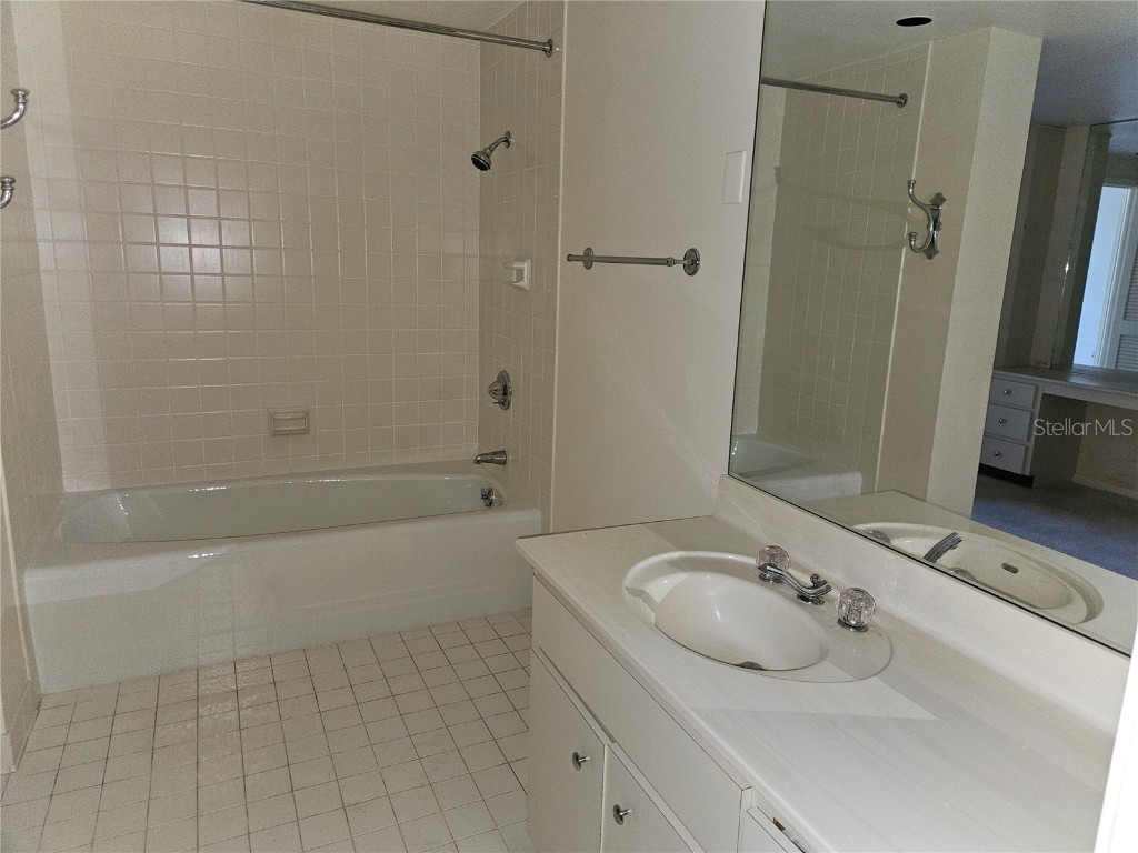 1 Beach Drive SE #911 Saint Petersburg FL 33701 TB8416912 image16