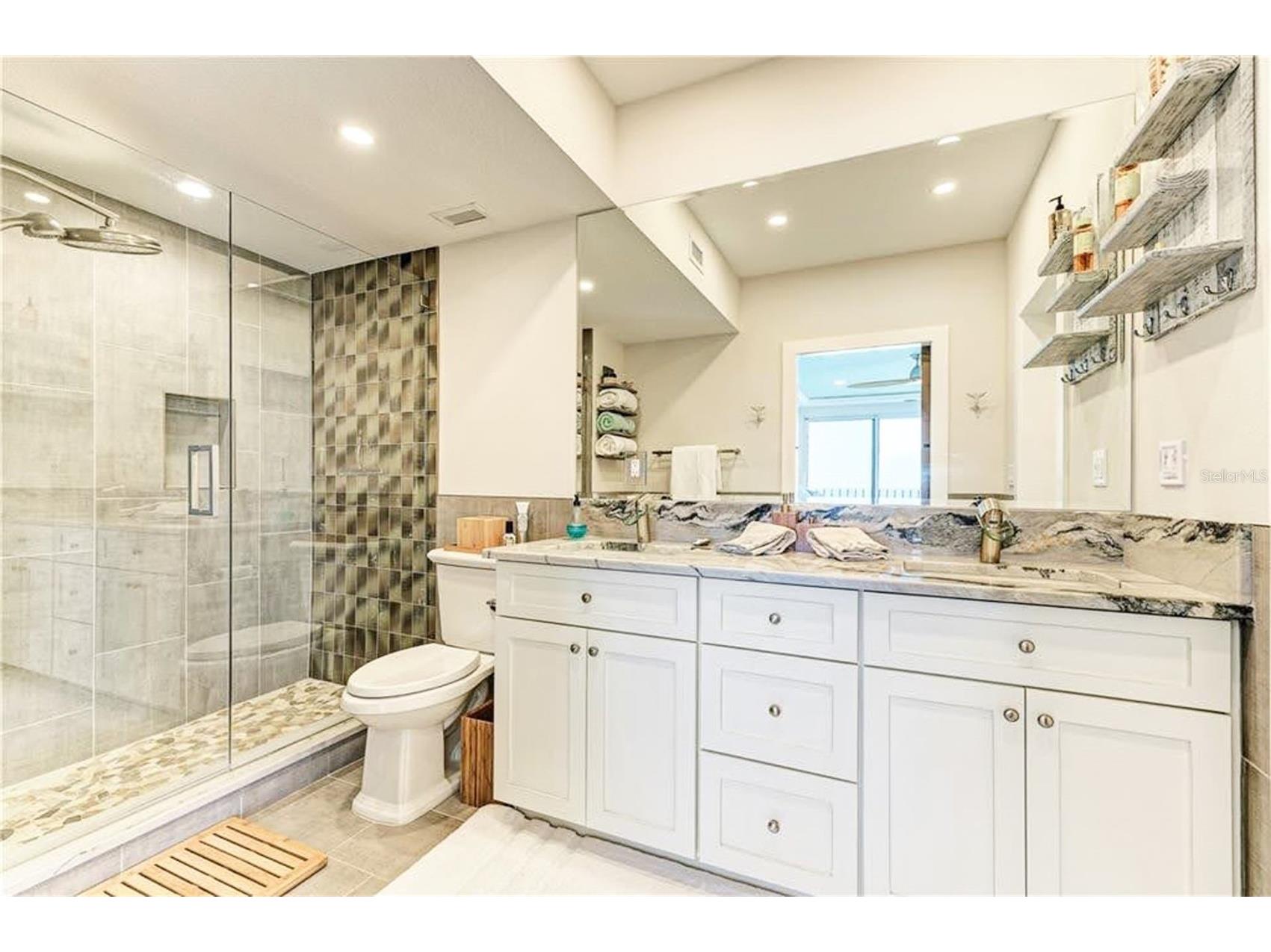1 Benjamin Franklin Drive #3 Sarasota FL 34236 A4687832 image16