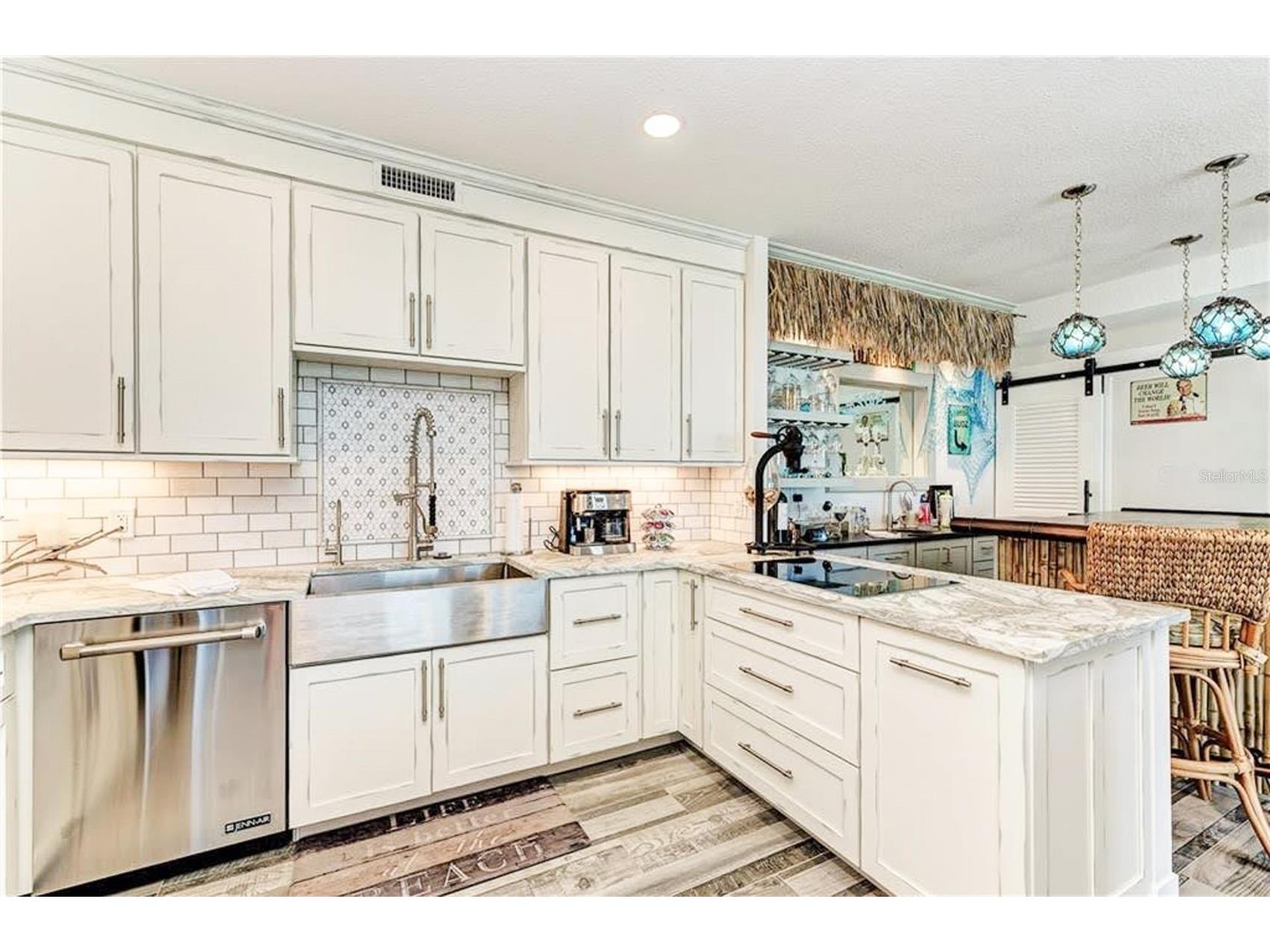 1 Benjamin Franklin Drive #3 Sarasota FL 34236 A4687832 image17