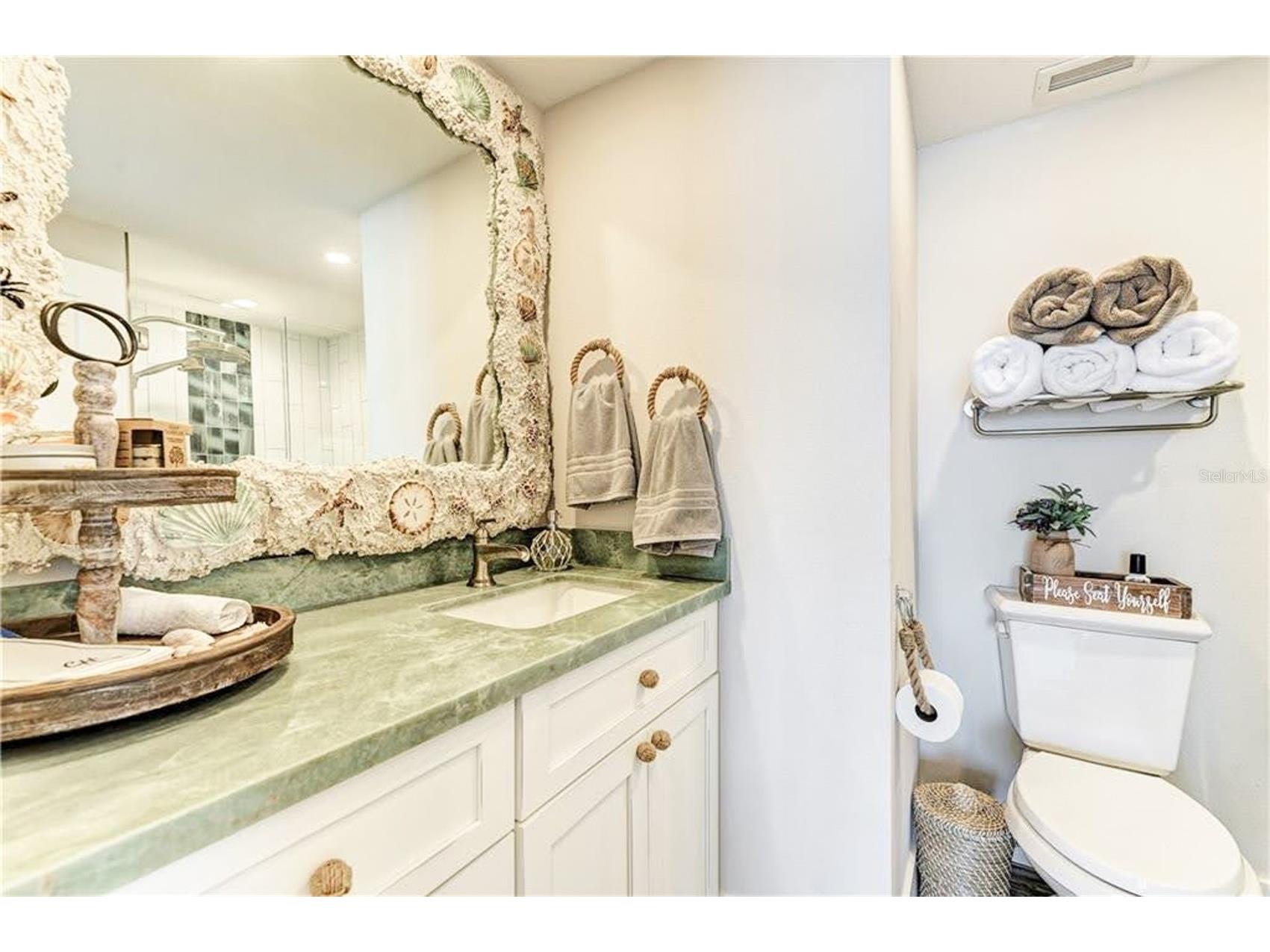 1 Benjamin Franklin Drive #3 Sarasota FL 34236 A4687832 image4