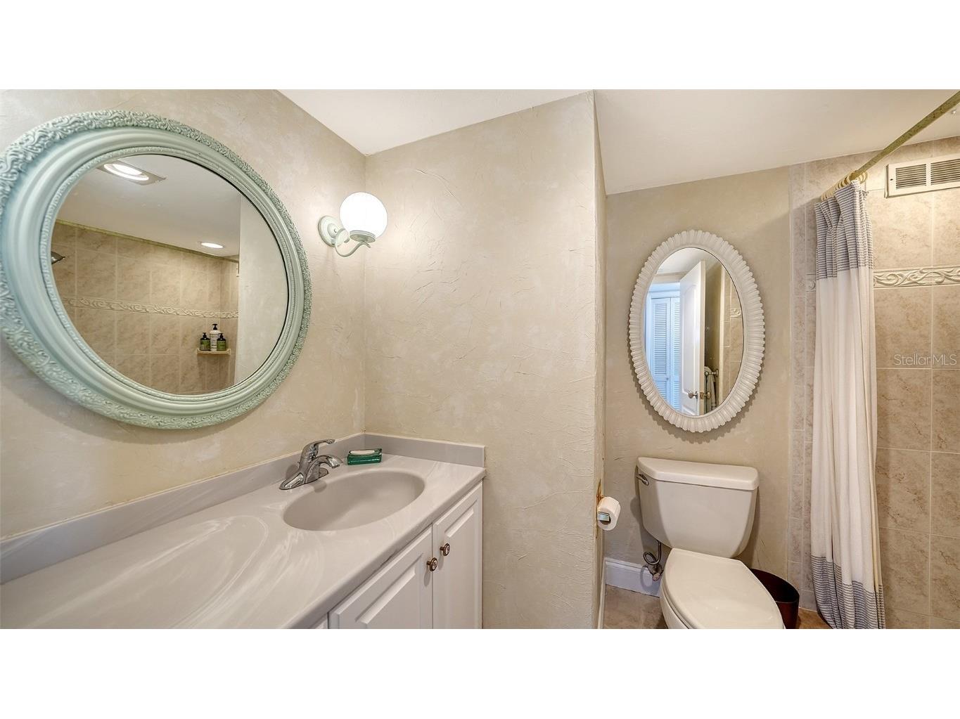 1 Benjamin Franklin Drive #91 Sarasota FL 34236 A4642376 image35