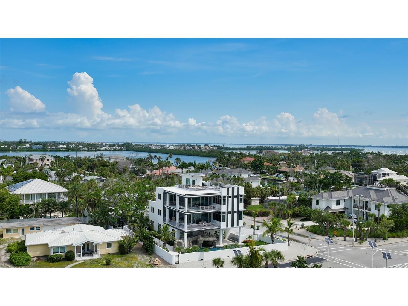 1 Benjamin Franklin Drive #91 Sarasota FL 34236 A4642376 image37