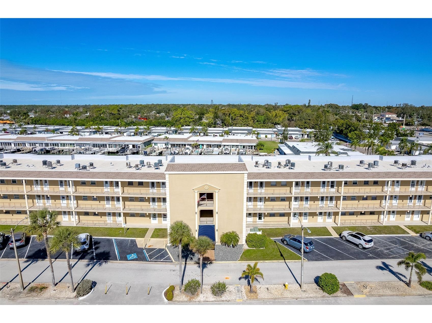 1 Boca Ciega Point Boulevard #113 Saint Petersburg FL 33708 - BOC CIEGA BAY TB8464407 image2