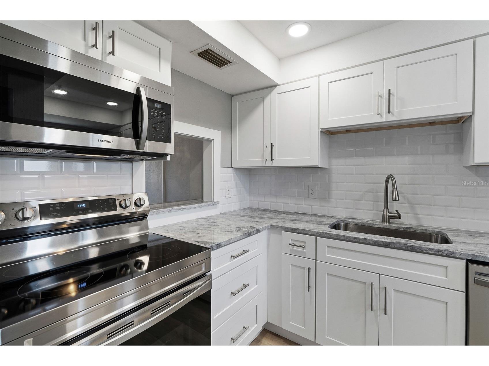 1 Boca Ciega Point Boulevard #113 Saint Petersburg FL 33708 - BOC CIEGA BAY TB8464407 image9