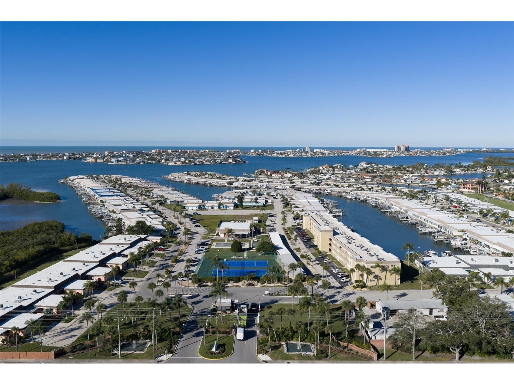1 Boca Ciega Point Boulevard #212 Saint Petersburg FL 33708 TB8516506 image4