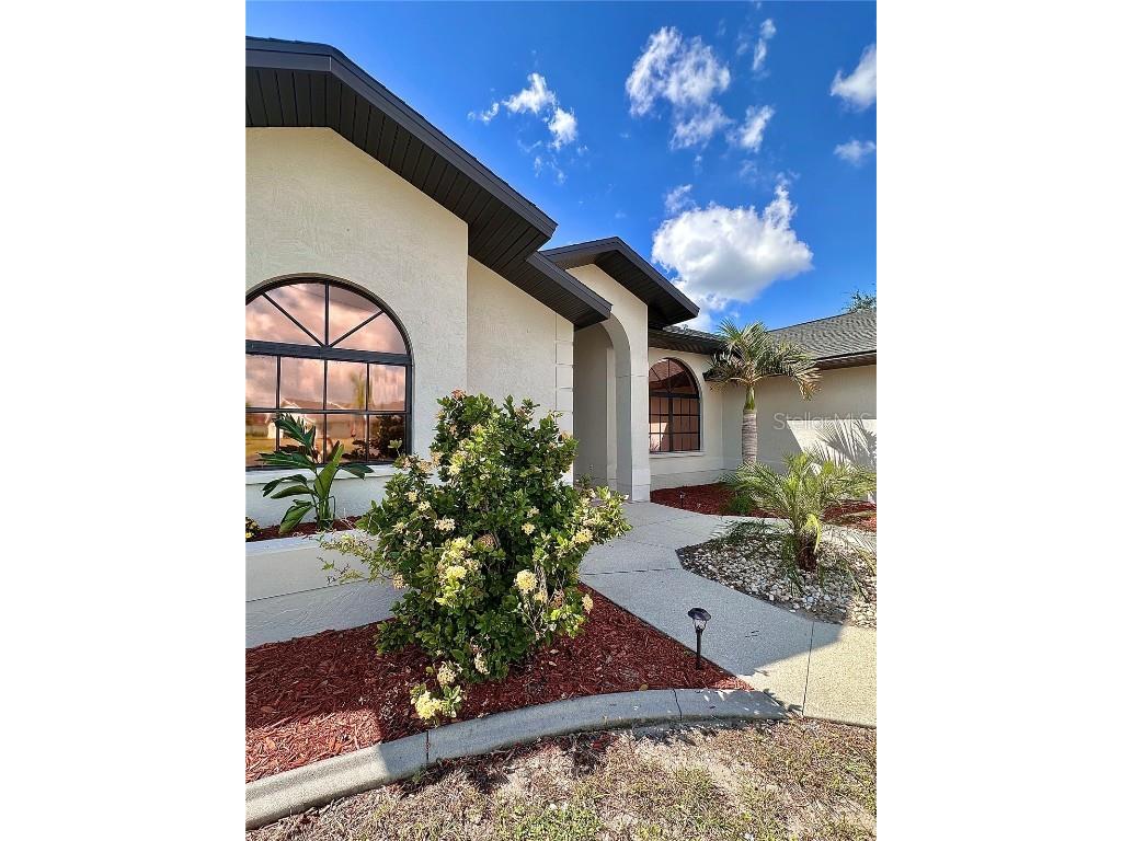 1 Clubhouse Road Rotonda West FL 33947 A4669497 image10