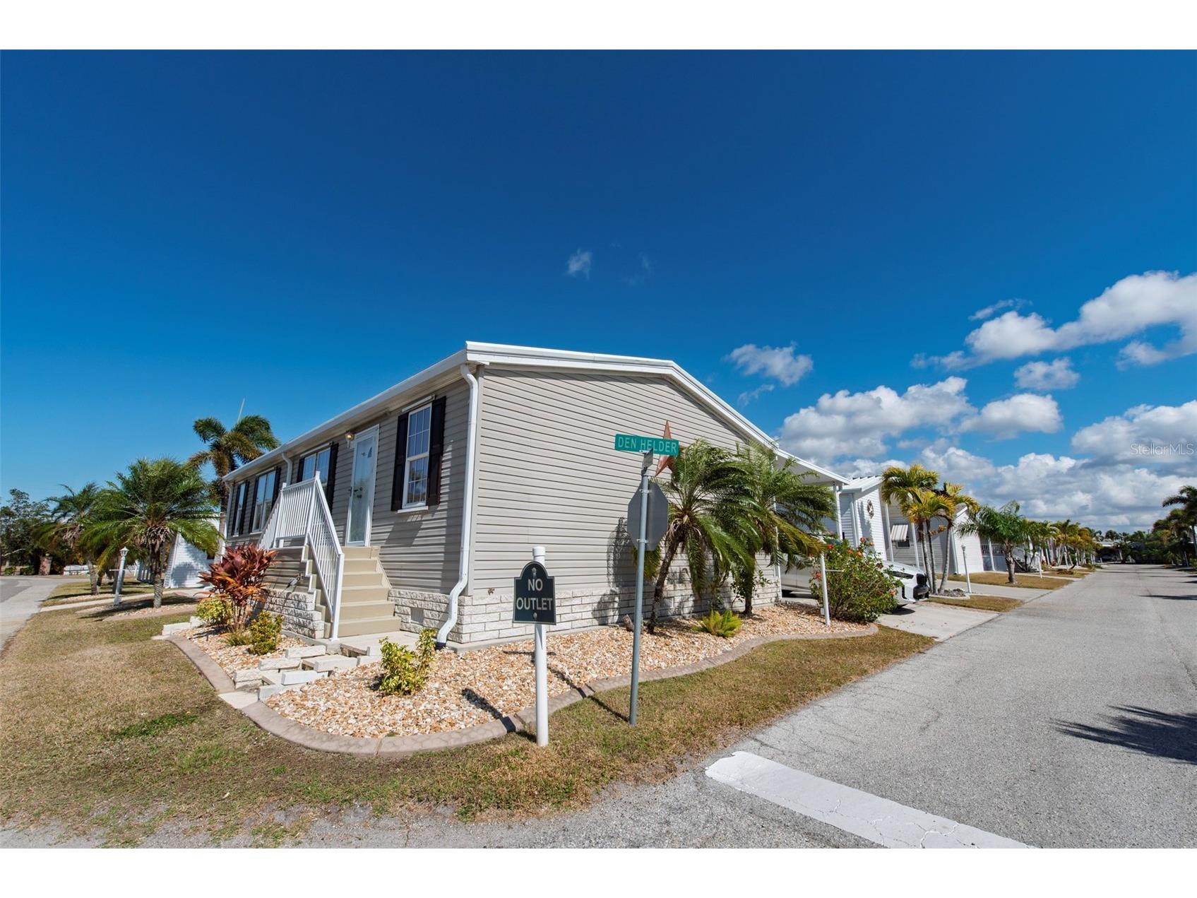 1 Den Helder Avenue Punta Gorda FL 33950 C7522013 image1