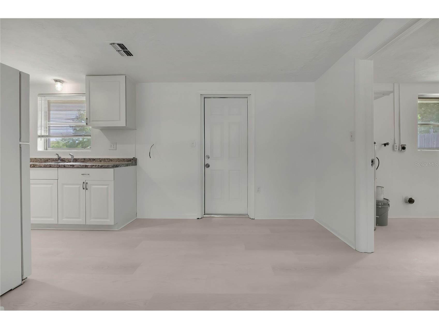 1 E Murray Street Beverly Hills FL 34465 W7885388 image3