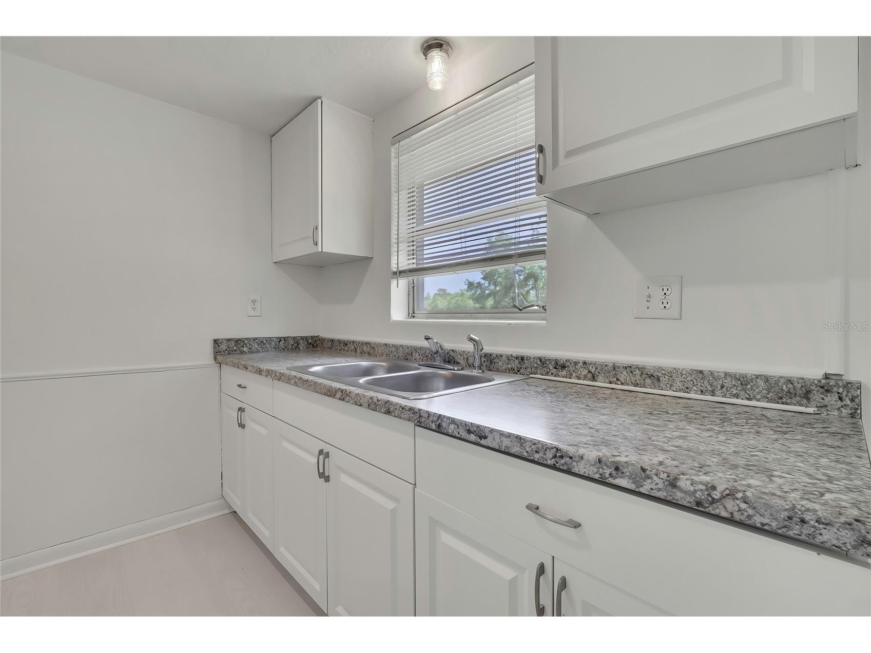 1 E Murray Street Beverly Hills FL 34465 W7885388 image5