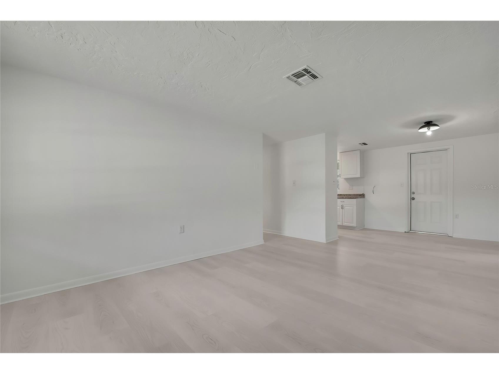 1 E Murray Street Beverly Hills FL 34465 W7885388 image7