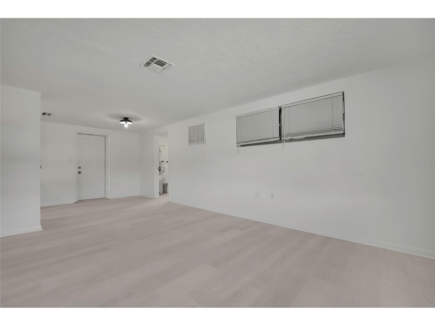 1 E Murray Street Beverly Hills FL 34465 W7885388 image9