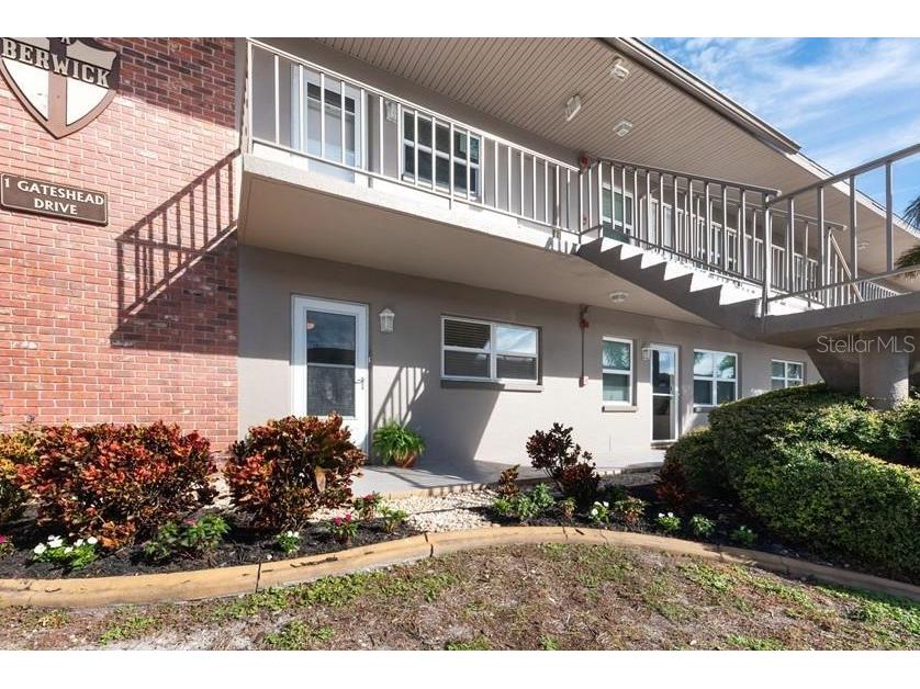 1 Gateshead Drive #204 Dunedin FL 34698 U8158114 image1