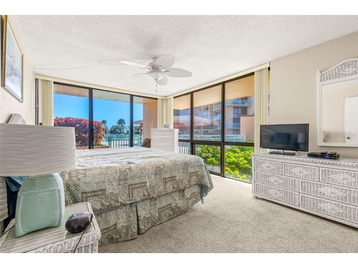 1 Key Capri #102E Treasure Island FL 33706 TB8432178 image29