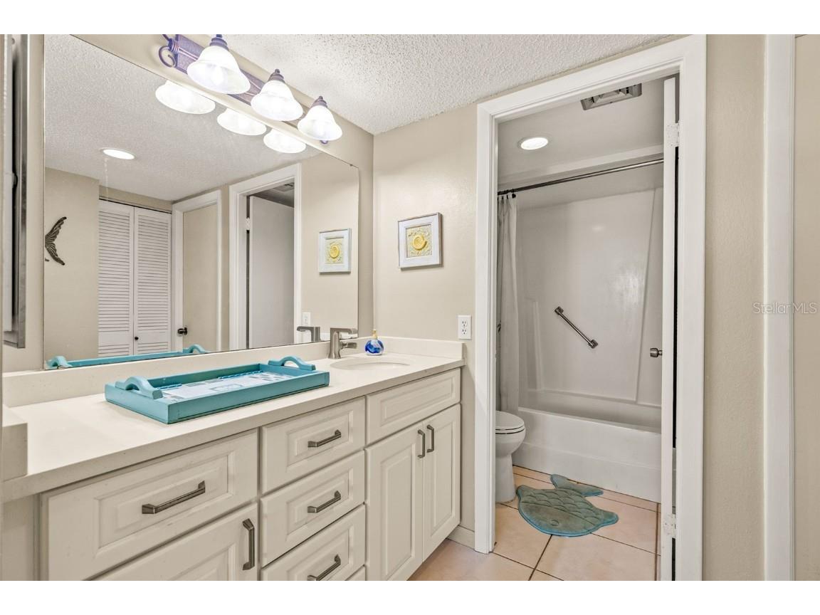 1 Key Capri #102E Treasure Island FL 33706 TB8432178 image32