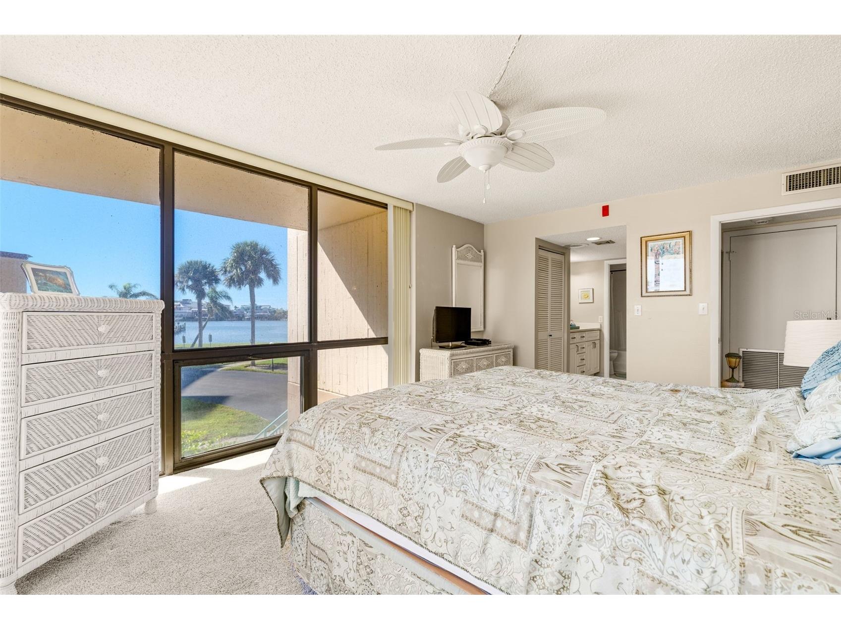 1 Key Capri #102E Treasure Island FL 33706 TB8489485 image24