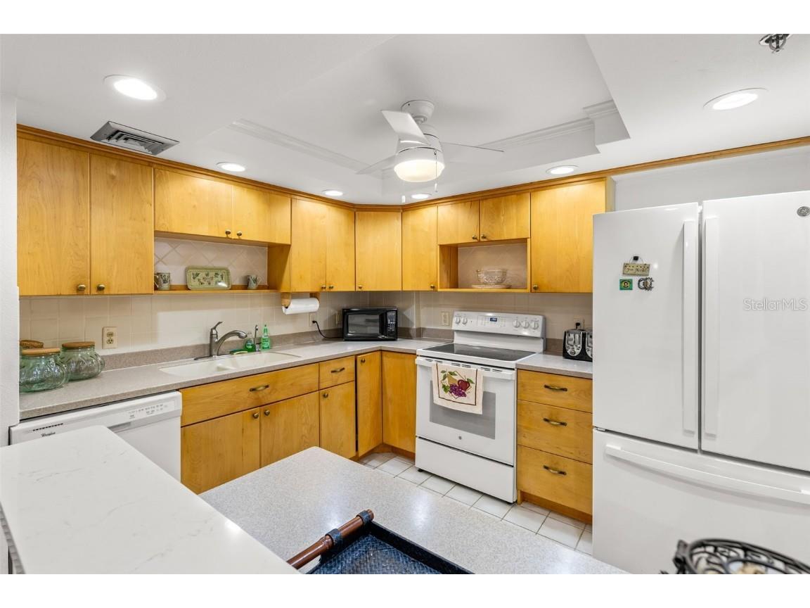 1 Key Capri #104E Treasure Island FL 33706 TB8426789 image6