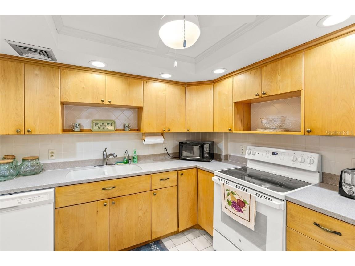 1 Key Capri #104E Treasure Island FL 33706 TB8426789 image8