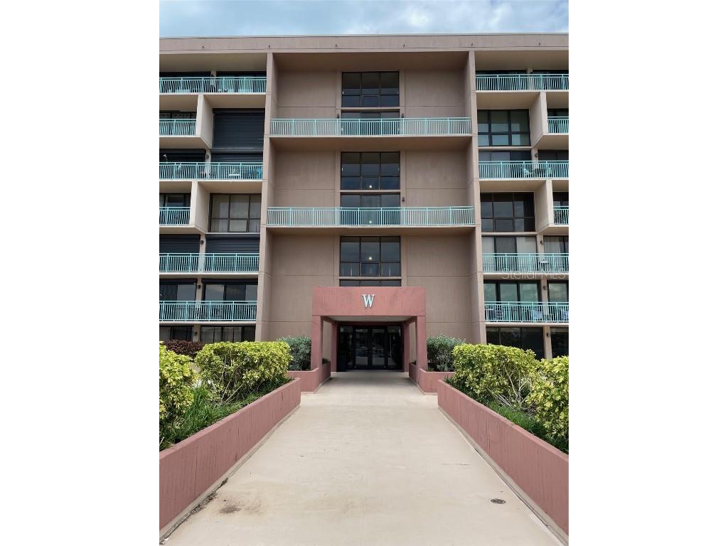 1 Key Capri #104W Treasure Island FL 33706 A4659475 image5