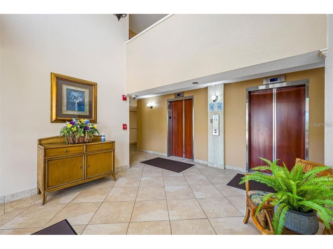 1 Key Capri #112E Treasure Island FL 33706 - BOCA CIEGA BAY TB8443380 image4