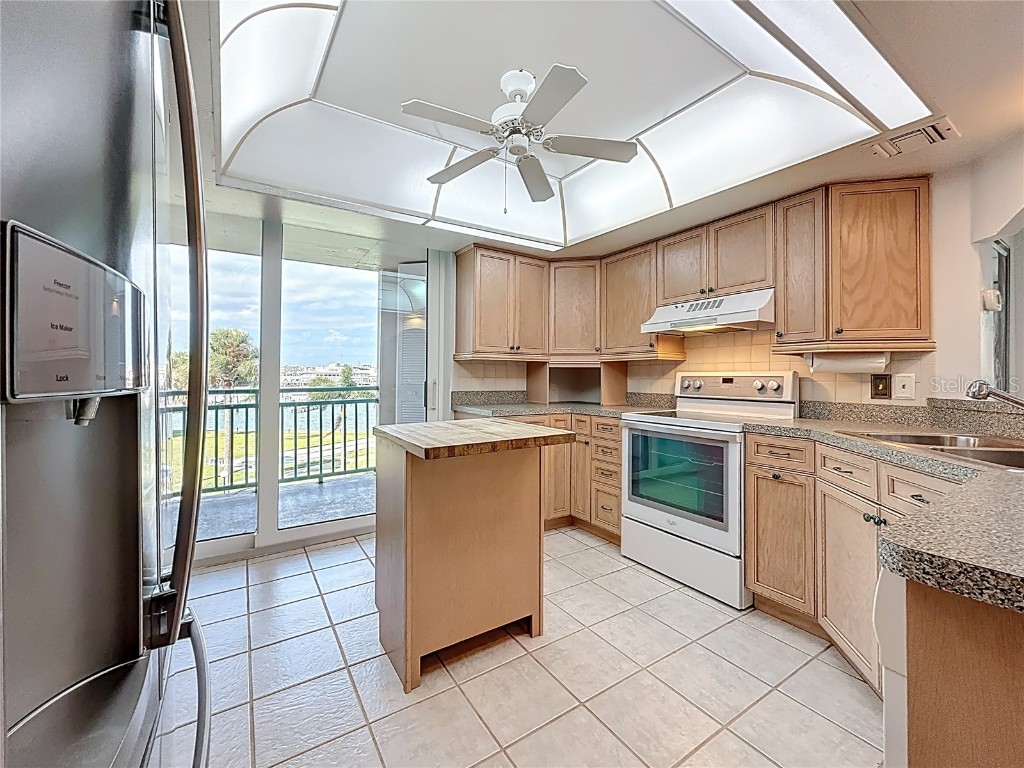 1 Key Capri #201E Treasure Island FL 33706 TB8439821 image17