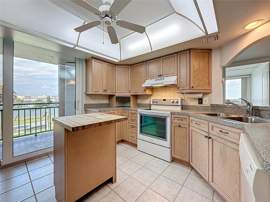 1 Key Capri #201E Treasure Island FL 33706 TB8439821 image18