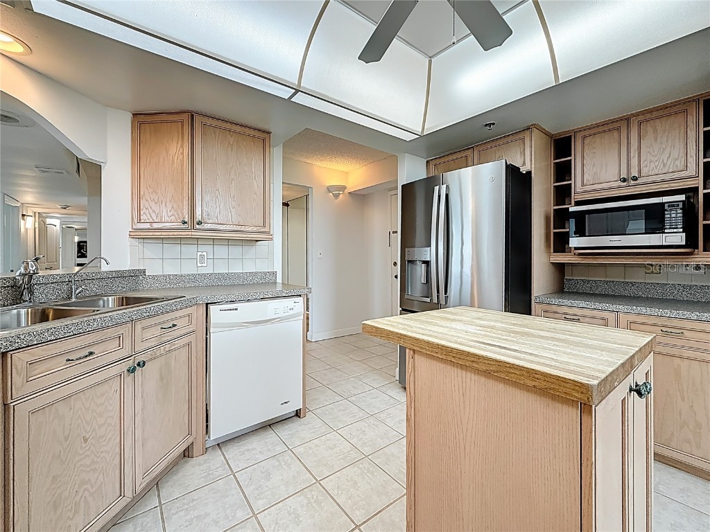 1 Key Capri #201E Treasure Island FL 33706 TB8439821 image25