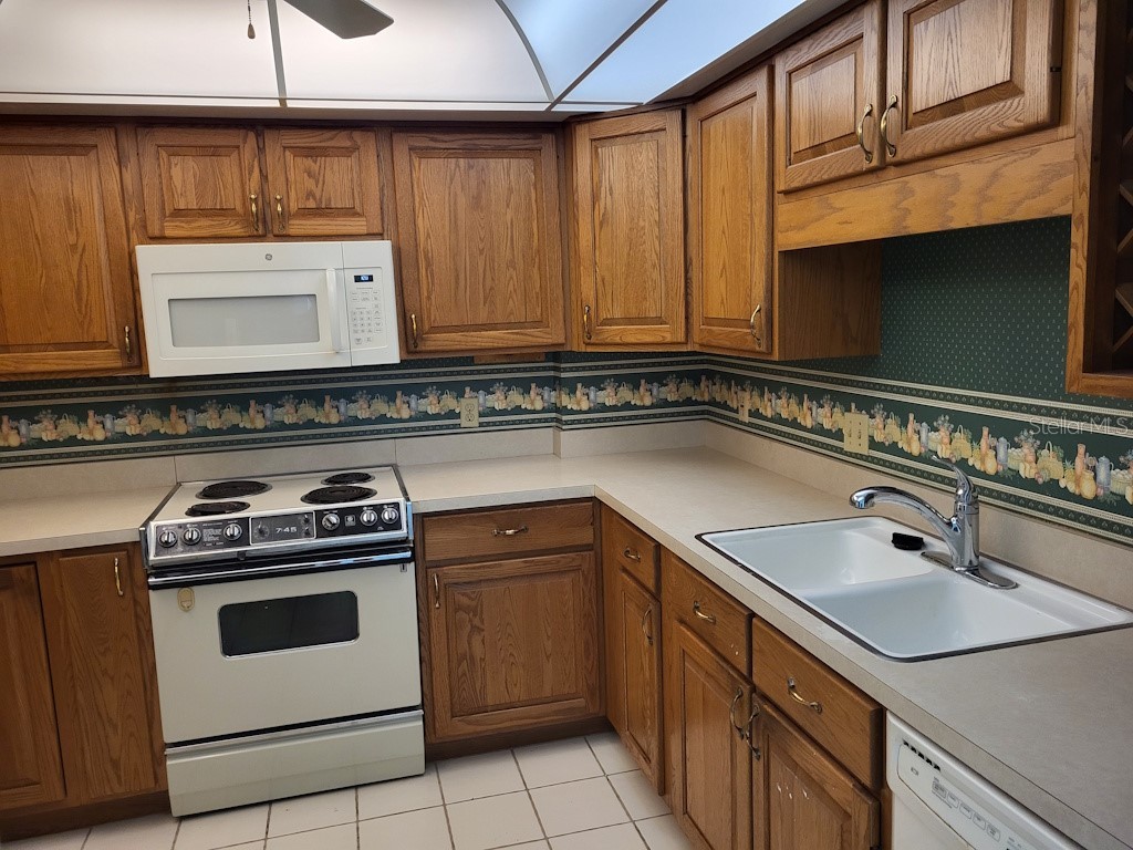 1 Key Capri #209E Treasure Island FL 33706 - BOCA CIEGA BAY TB8515491 image14