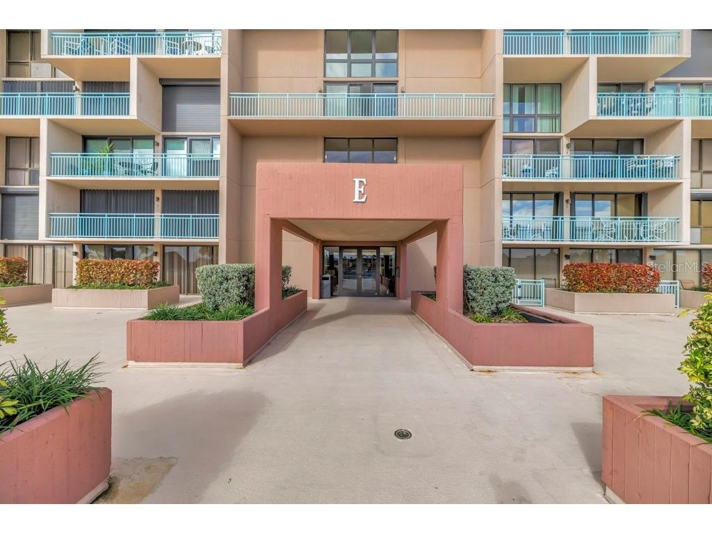 1 Key Capri #209E Treasure Island FL 33706 - BOCA CIEGA BAY TB8515491 image2
