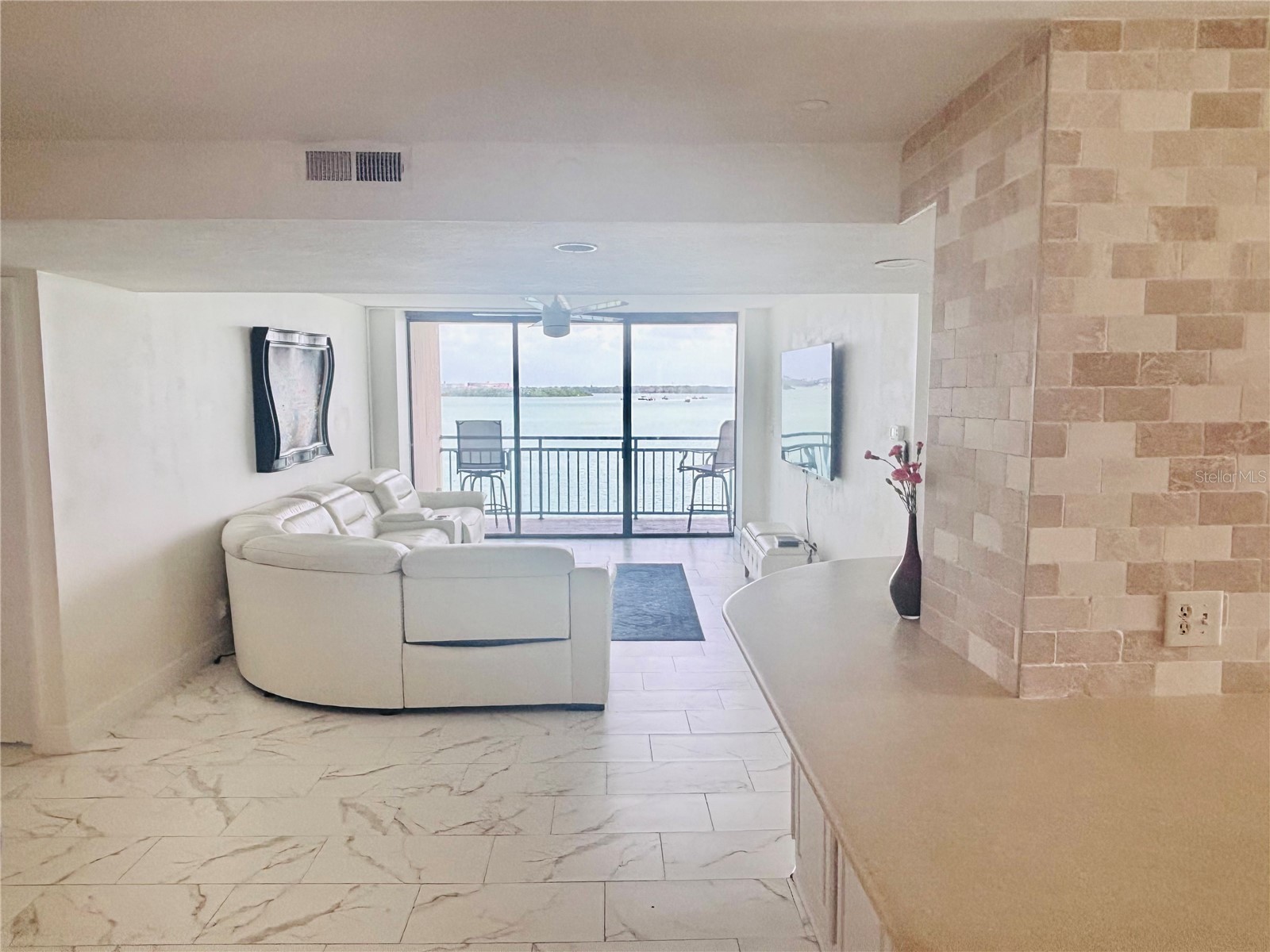 1 Key Capri #213E Treasure Island FL 33706 TB8410866 image5