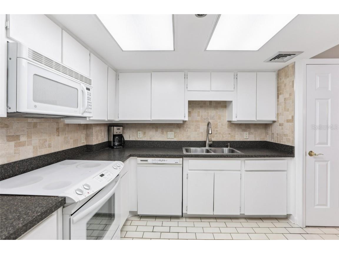 1 Key Capri #302E Treasure Island FL 33706 TB8400239 image10