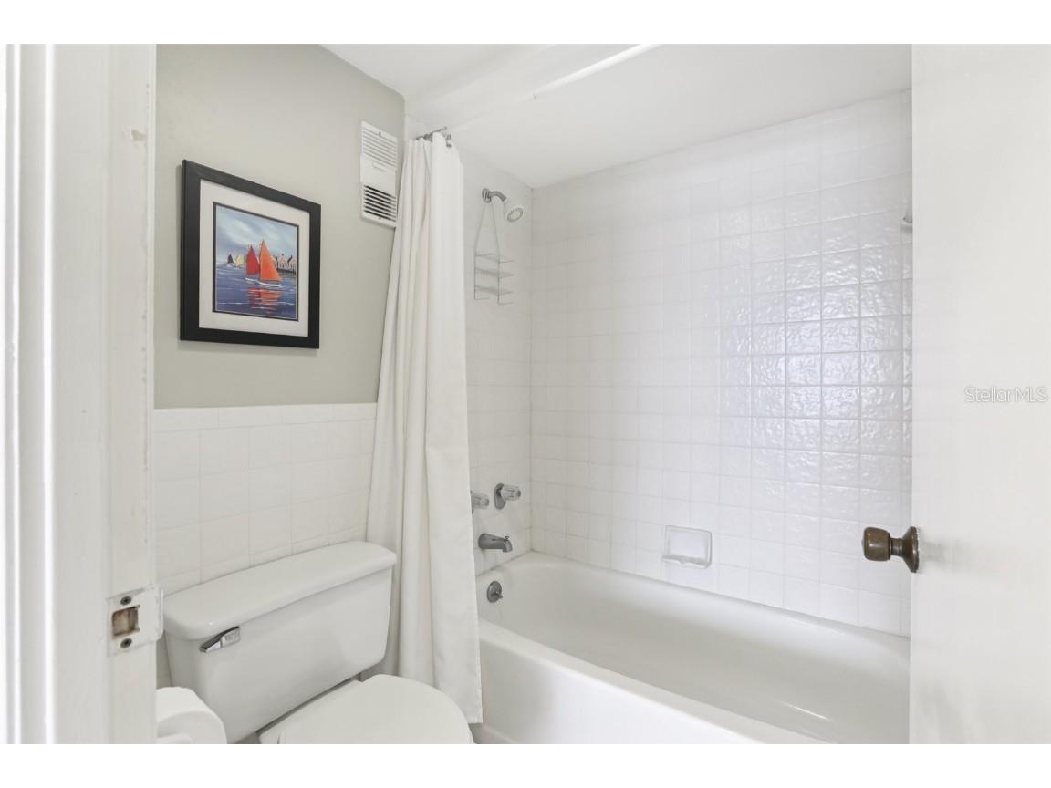 1 Key Capri #302E Treasure Island FL 33706 TB8400239 image16