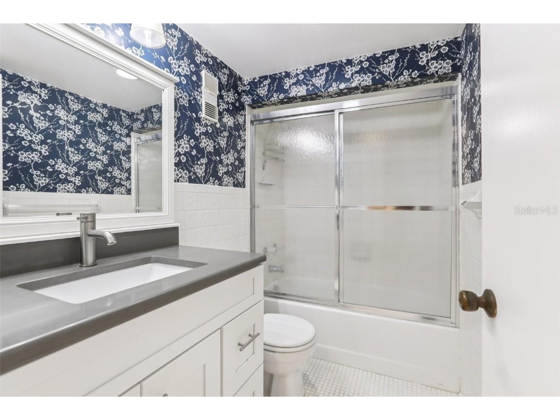 1 Key Capri #302E Treasure Island FL 33706 TB8400239 image18