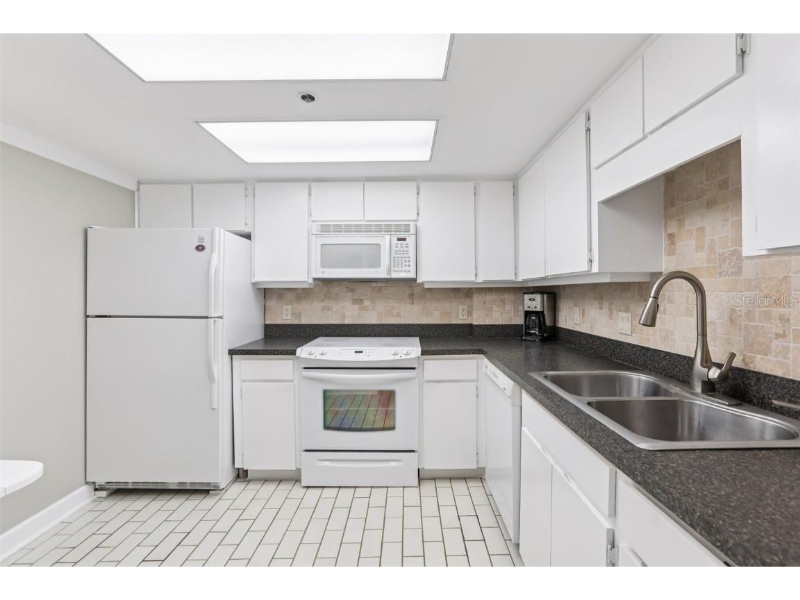 1 Key Capri #302E Treasure Island FL 33706 TB8400239 image9