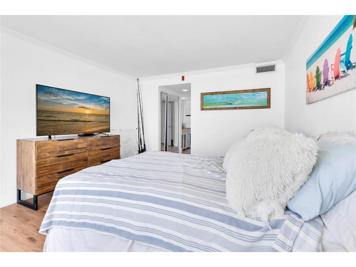 1 Key Capri #303E Treasure Island FL 33706 TB8380378 image16